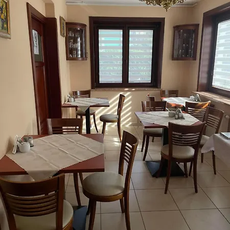 Szach Bed & Breakfast 3*